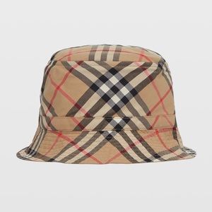 Kids BRAND NEW Burberry hat
